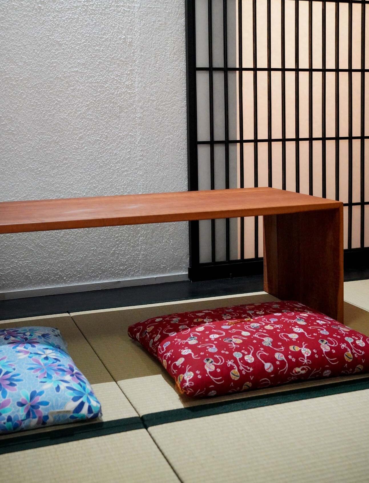 Zabuton auf Tatami für vor Bodentisch